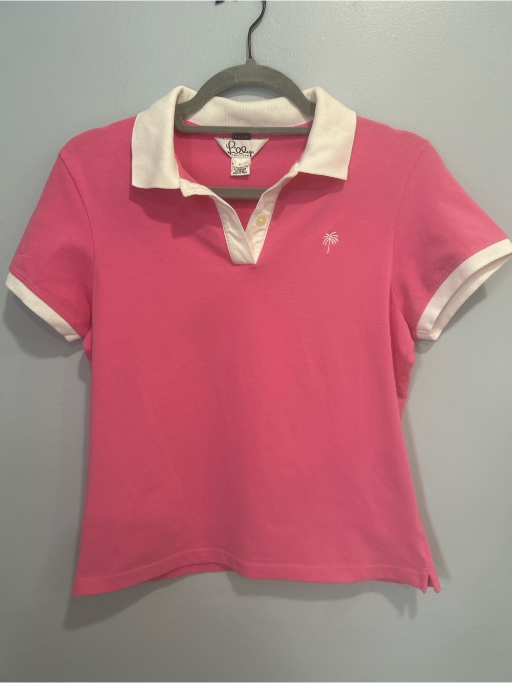 Lilly Pulitzer women sz medium slim Polo Shirt  Country Club Pink Palm Tree Top - Picture 3 of 9